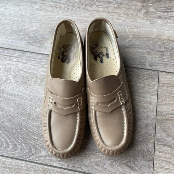 SAS Hand Sewn Comfort Beige Loafer - Picture 2 of 10